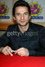 Dave signing autographs, New York - March 1st 2004